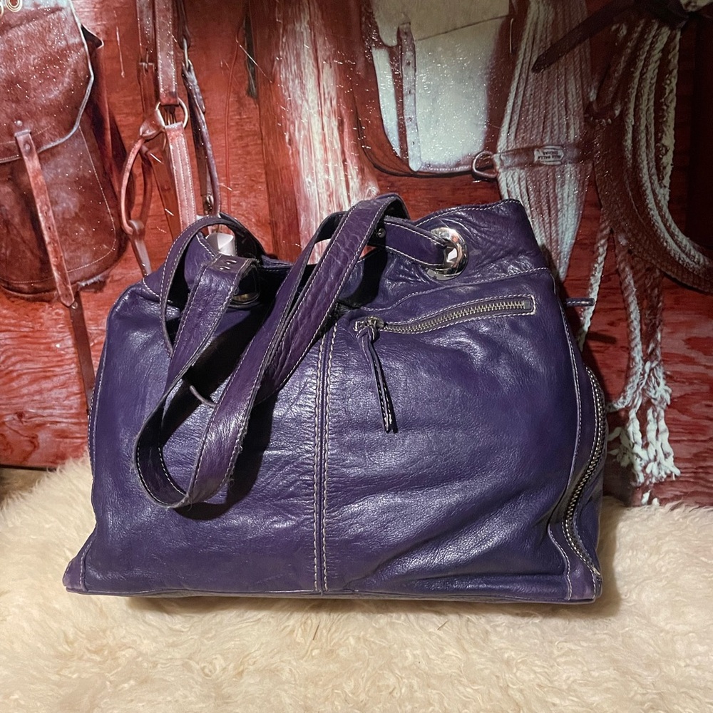 Roots XXL leather bag